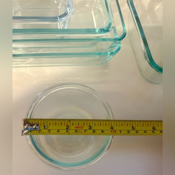 6 baking dishes (5 Pyrex) w/blue tint. - Picture 7 of 15